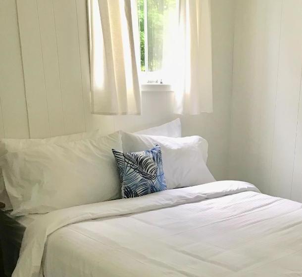 Resort Beachside On Lake Muskoka