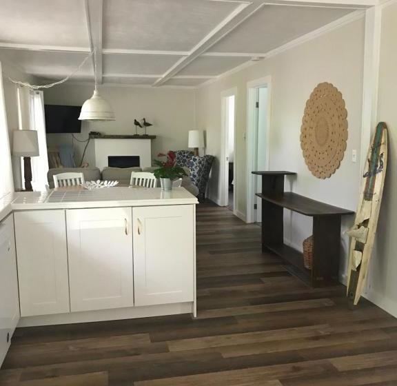 Resort Beachside On Lake Muskoka