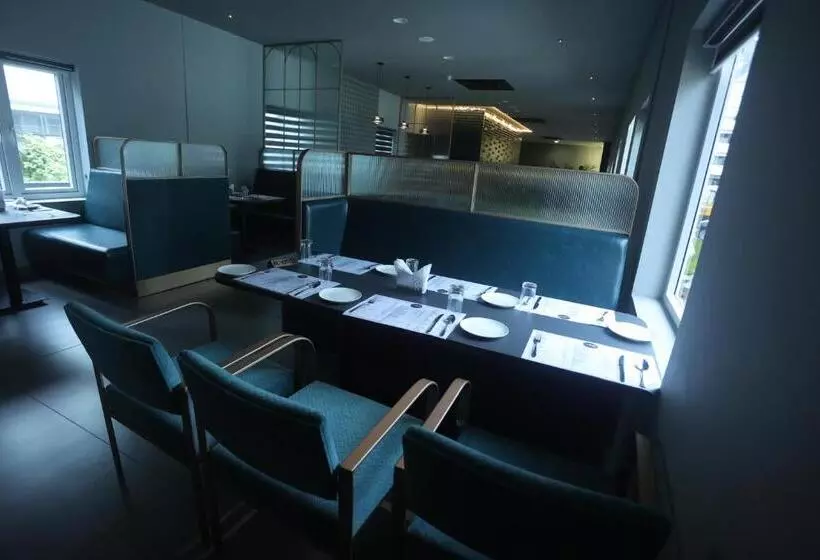 ホテル Ceasar Palace Kottayam