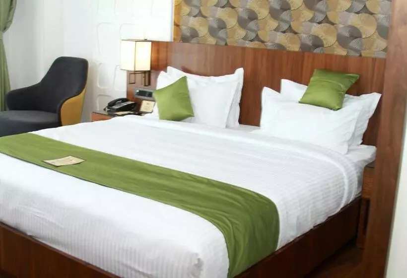 ホテル Ceasar Palace Kottayam