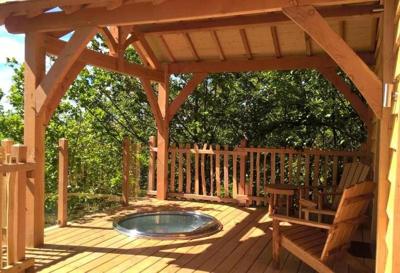 צימר Cabanes Du Hérisson, Cabanes Perchées De Standing Avec Spa
