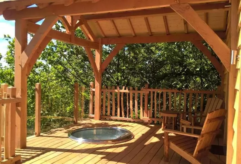 ベッドアンドブレックファースト Cabanes Du Hérisson, Cabanes Perchées De Standing Avec Spa