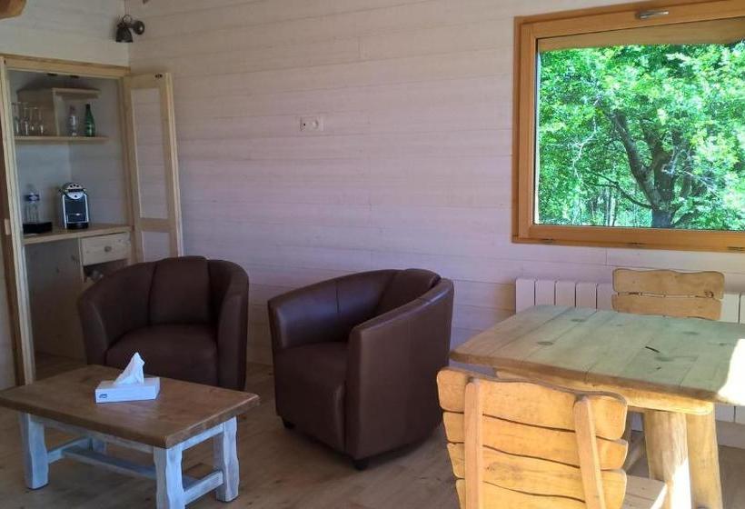 צימר Cabanes Du Hérisson, Cabanes Perchées De Standing Avec Spa