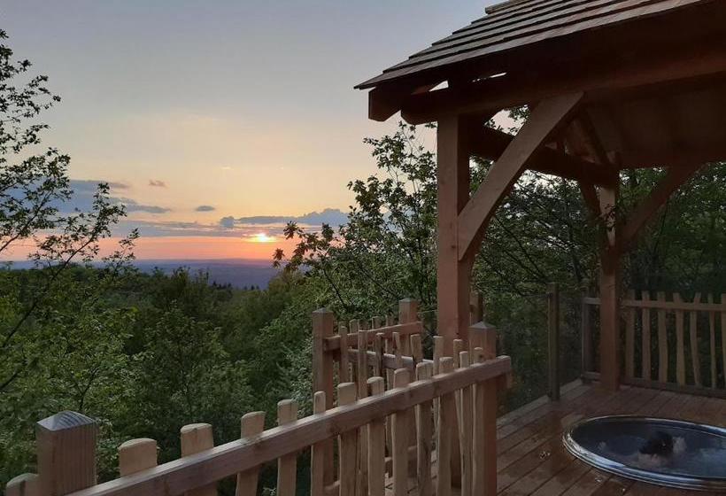 צימר Cabanes Du Hérisson, Cabanes Perchées De Standing Avec Spa
