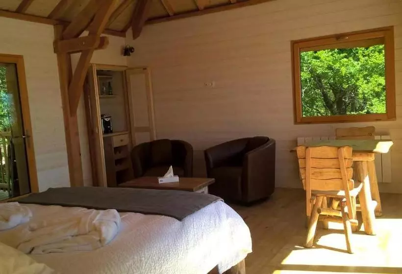 ベッドアンドブレックファースト Cabanes Du Hérisson, Cabanes Perchées De Standing Avec Spa