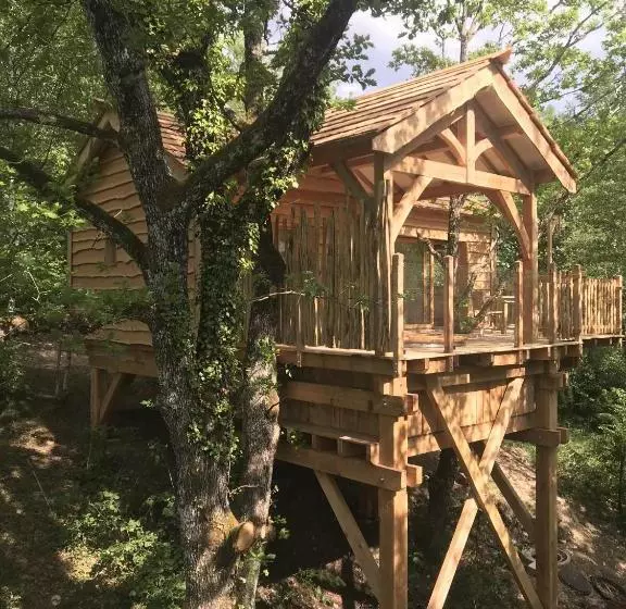 ベッドアンドブレックファースト Cabanes Du Hérisson, Cabanes Perchées De Standing Avec Spa