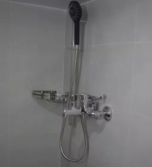 تختخواب و صبحانه Mani Homes