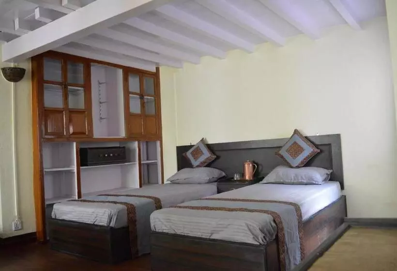 تختخواب و صبحانه Mani Homes