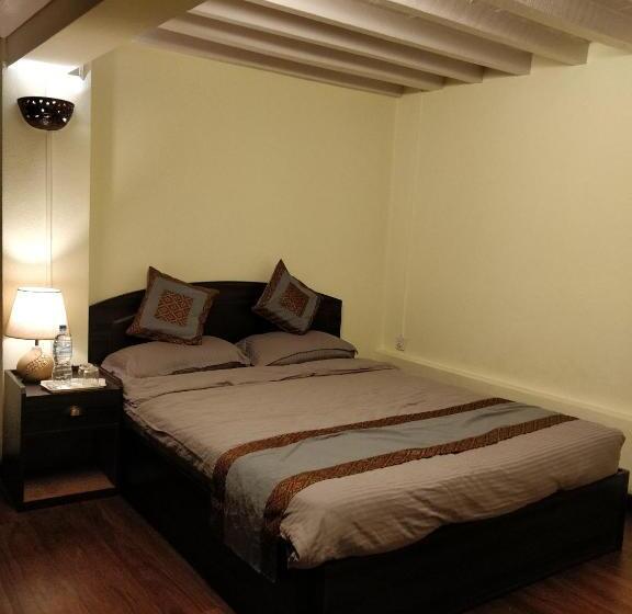 تختخواب و صبحانه Mani Homes