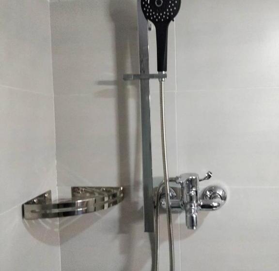 تختخواب و صبحانه Mani Homes