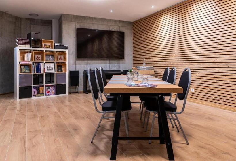 Chalet Diognysos B&b, Boutique