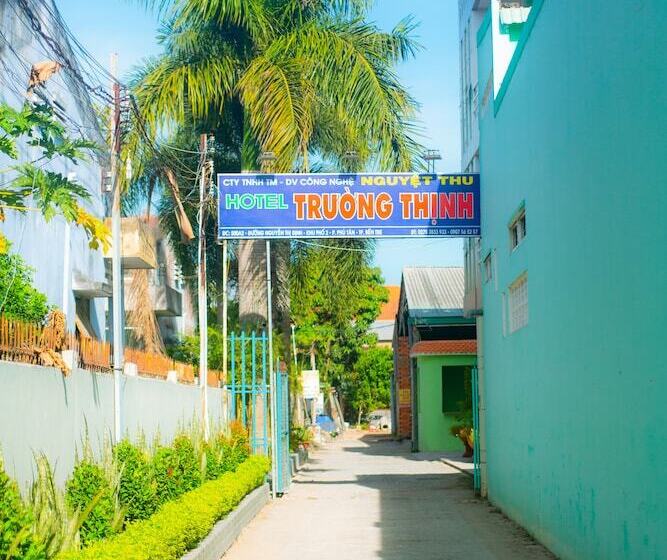 فندق Khach San Truong Thinh