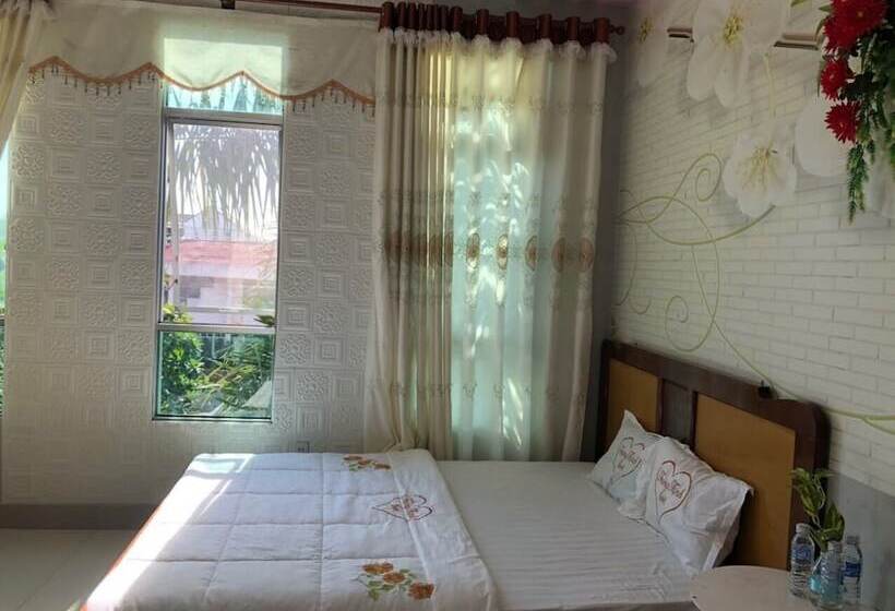 فندق Khach San Truong Thinh