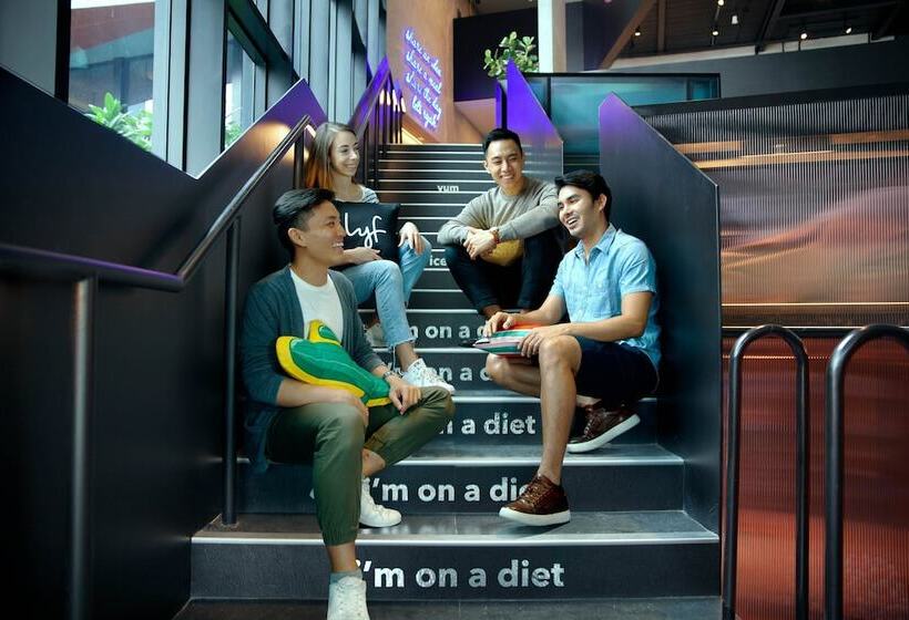 هتل Lyf Funan Singapore