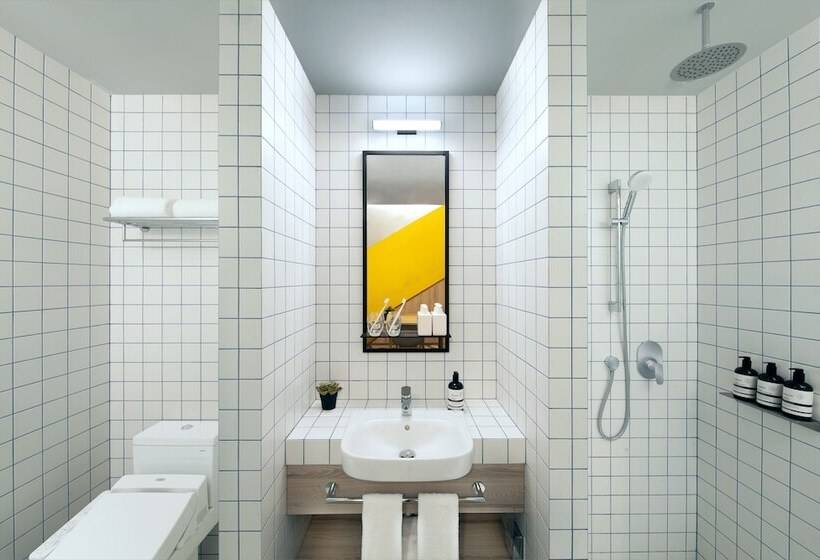 هتل Lyf Funan Singapore