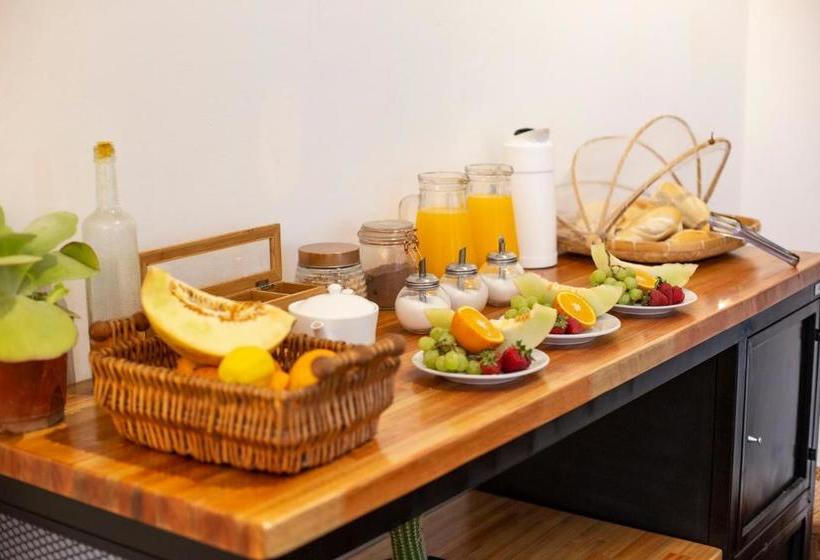 پانسیون Casa Tatu