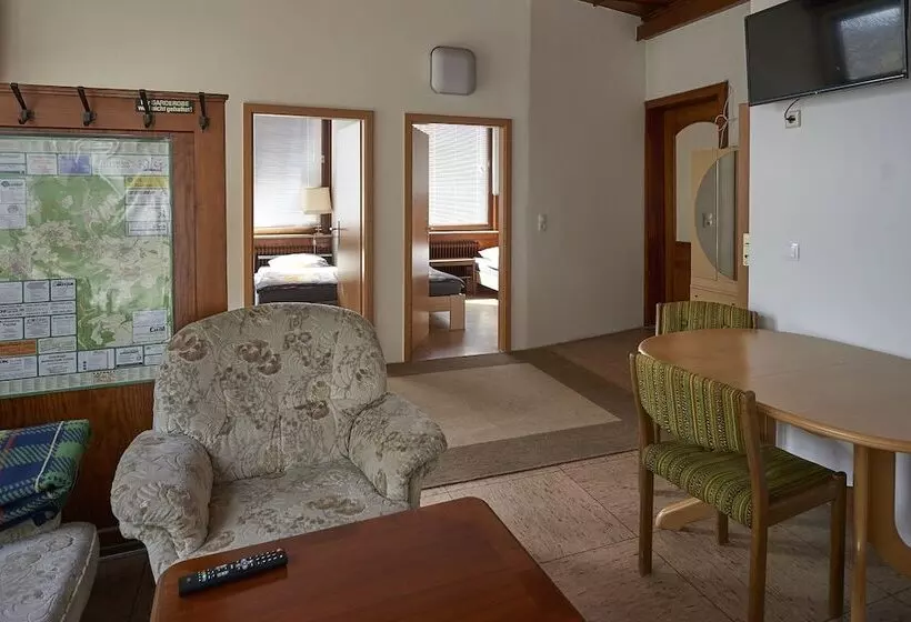 ペンション Waldhorn