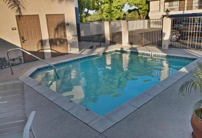 Szálloda Burbank Inn And Suites