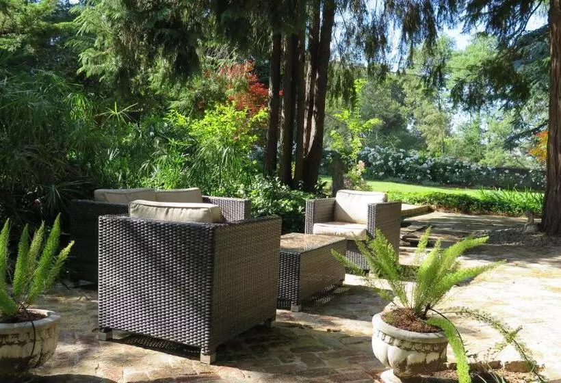 Отель Calderwood Inn