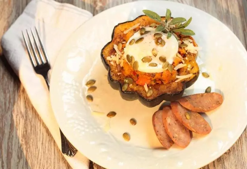 Отель Calderwood Inn