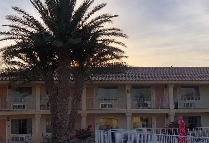 酒店 Calipatria Inn And Suites