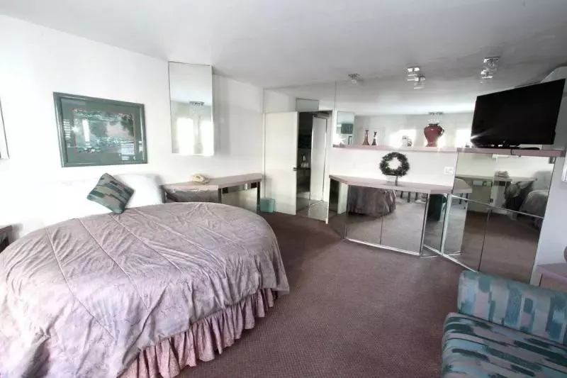 בית מלון כפרי Cardiff By The Sea Lodge