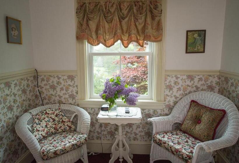 ホテル Cleftstone Inn