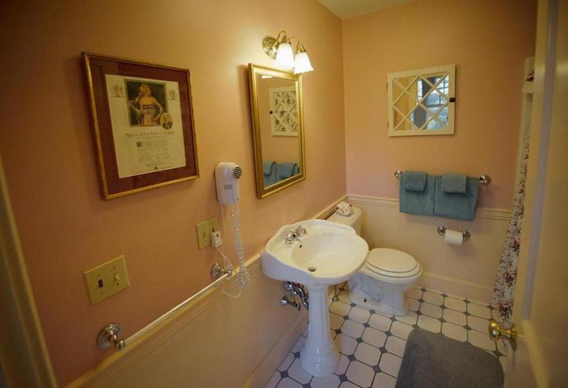 ホテル Cleftstone Inn