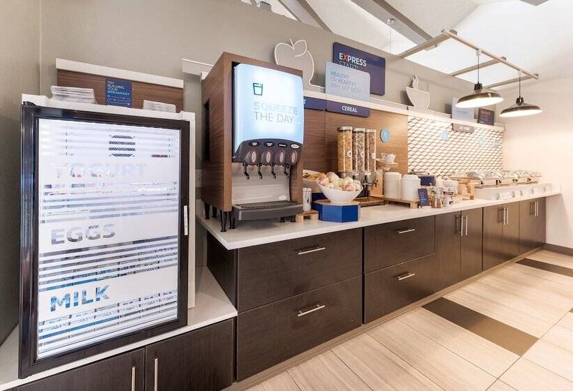 هتل Holiday Inn Express Columbus Downtown, An Ihg