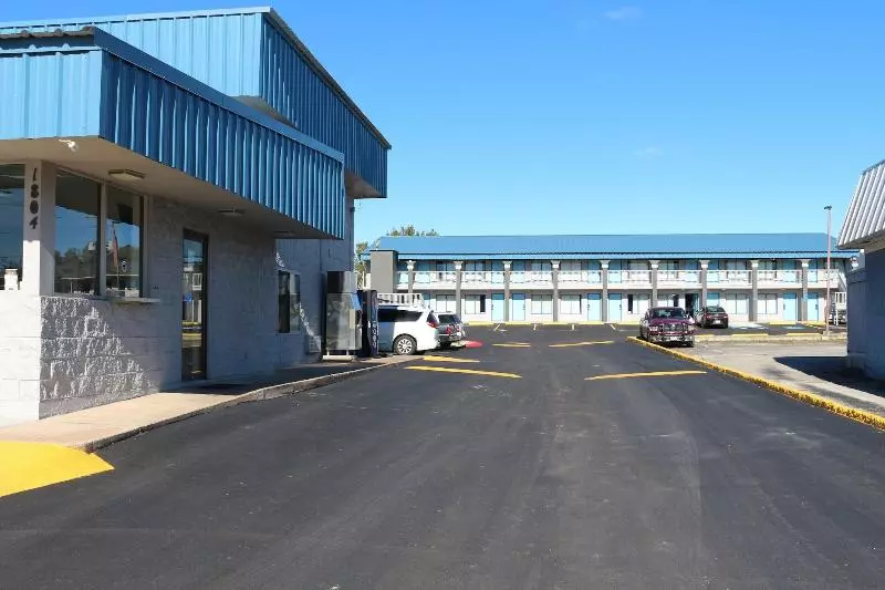 Отель Lonestar Inn