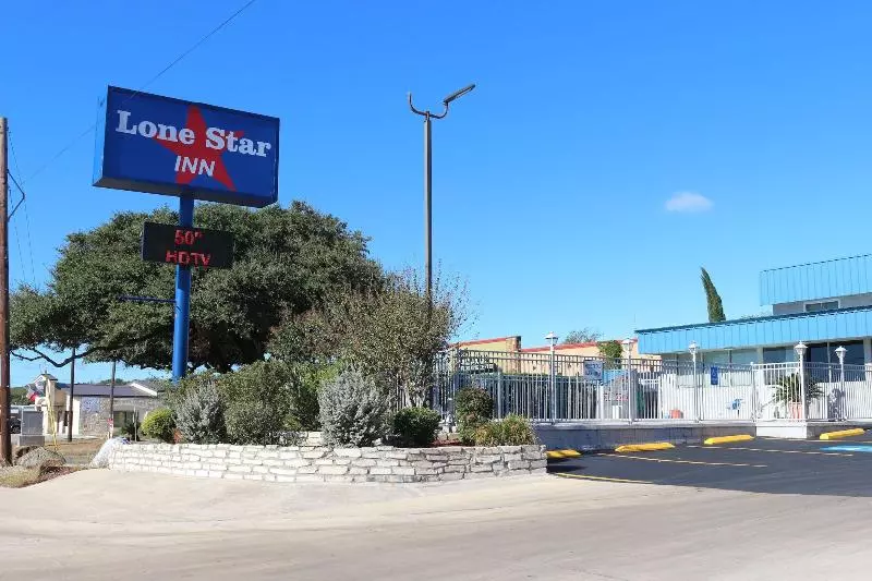 Отель Lonestar Inn