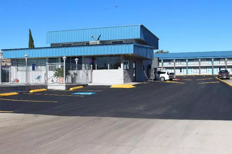 Отель Lonestar Inn