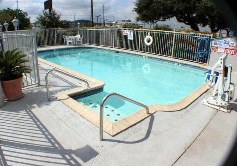 فندق Lonestar Inn