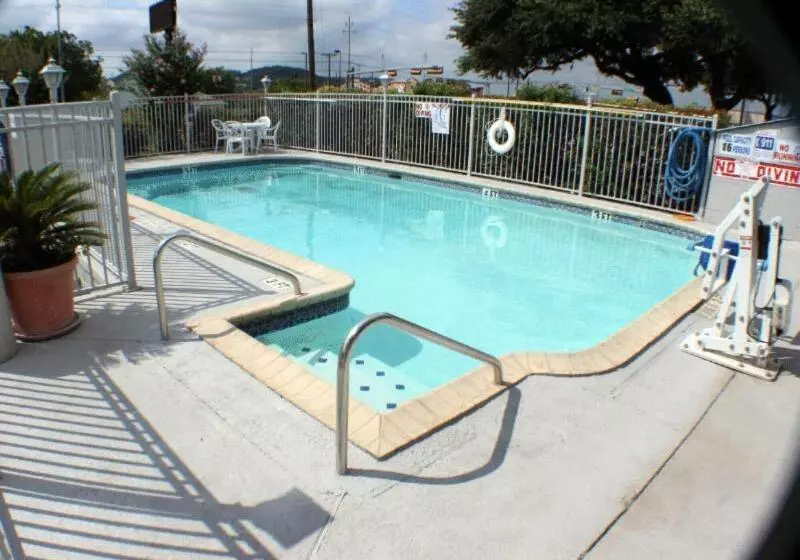 Отель Lonestar Inn