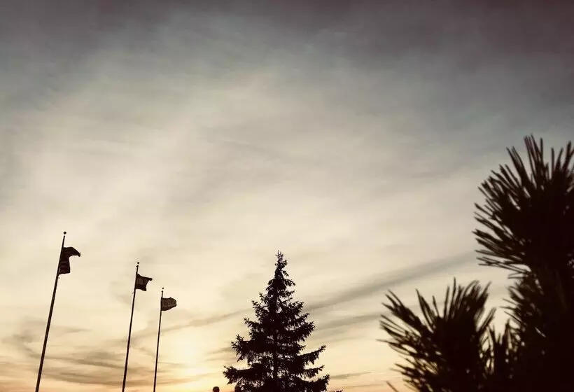 Отель Pinemark Inn Suites Events