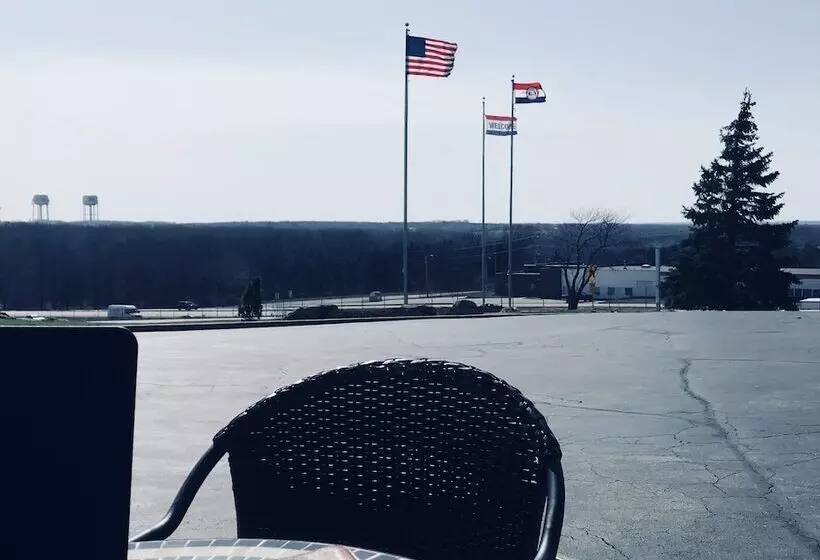 בית מלון כפרי Pinemark Inn Suites Events