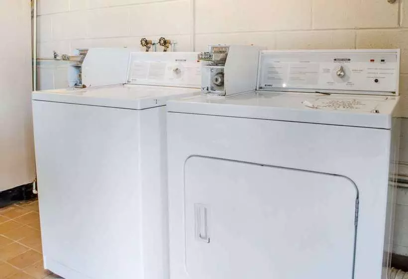 Отель Quality Inn & Suites