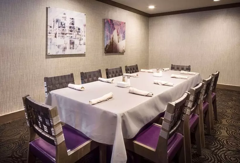 Radisson Hotel & Conference Center Coralville   Iowa City