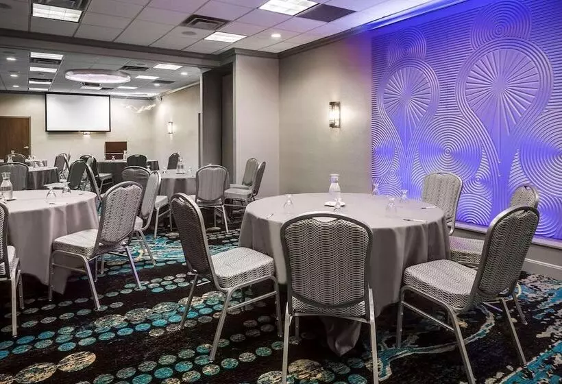 Radisson Hotel & Conference Center Coralville   Iowa City