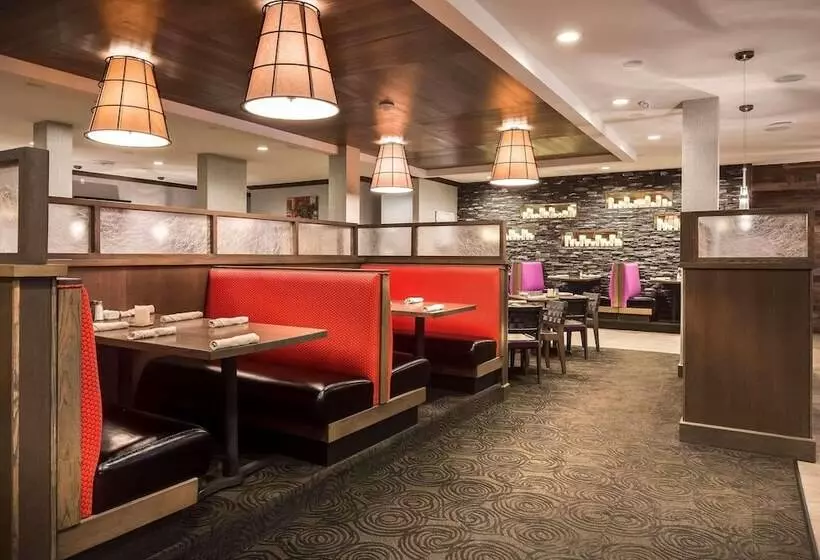 Radisson Hotel & Conference Center Coralville   Iowa City