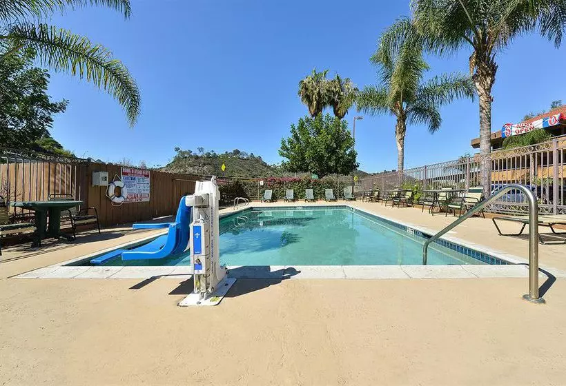 Motel 6 San Diego Mission Valley East