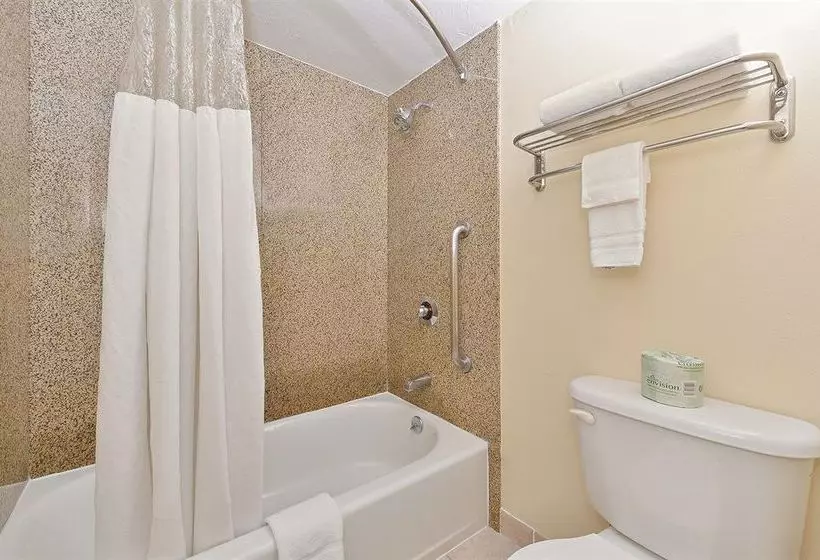 Motel 6 San Diego Mission Valley East