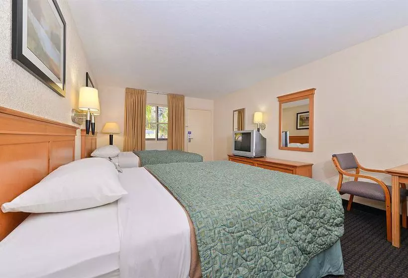 Motel 6 San Diego Mission Valley East