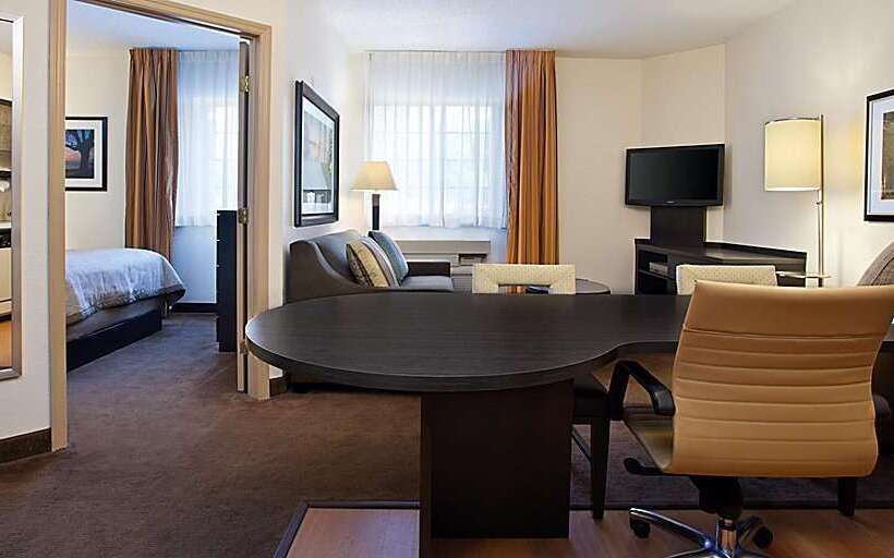 هتل Sonesta Simply Suites Charlotte University