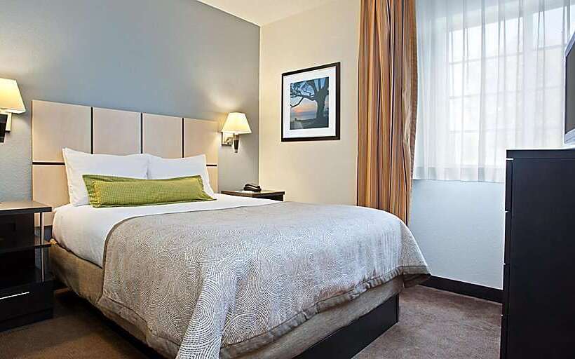 هتل Sonesta Simply Suites Charlotte University