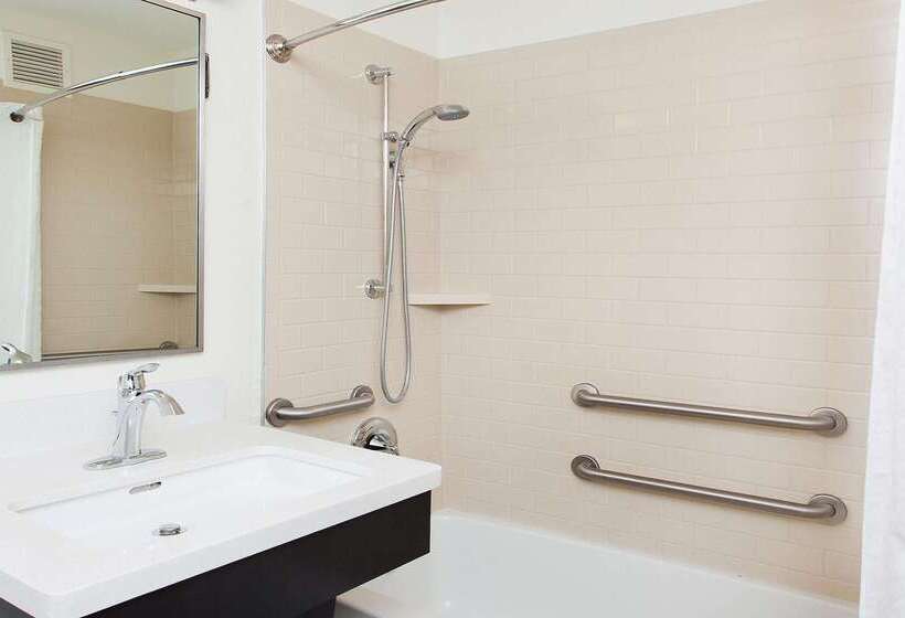 فندق Sonesta Simply Suites Fort Worth