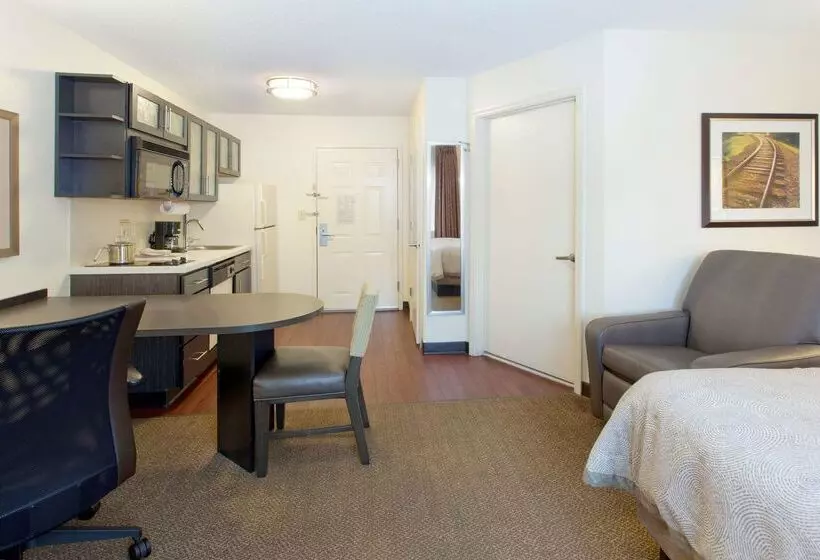 Отель Sonesta Simply Suites Fort Worth