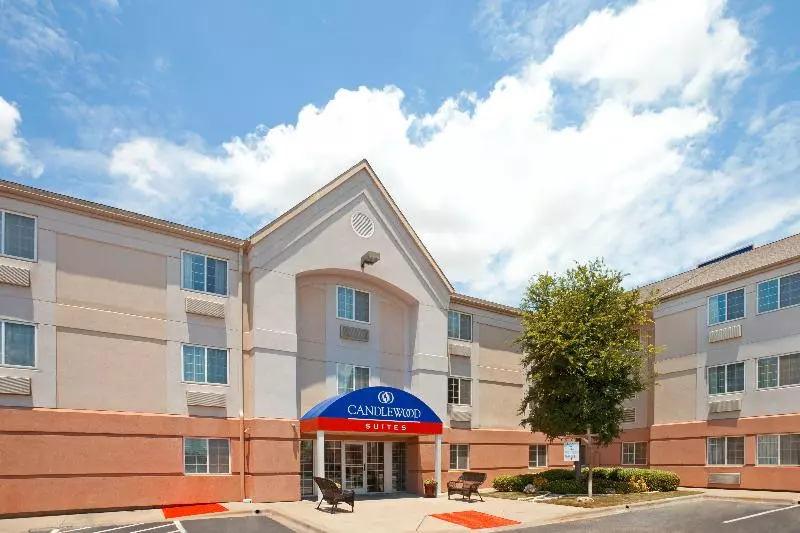 Отель Sonesta Simply Suites Fort Worth