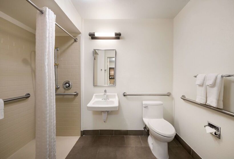 فندق Sonesta Simply Suites Hampton