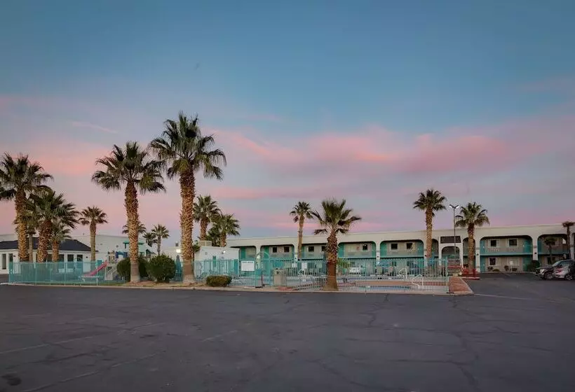 Отель St. George Inn And Suites